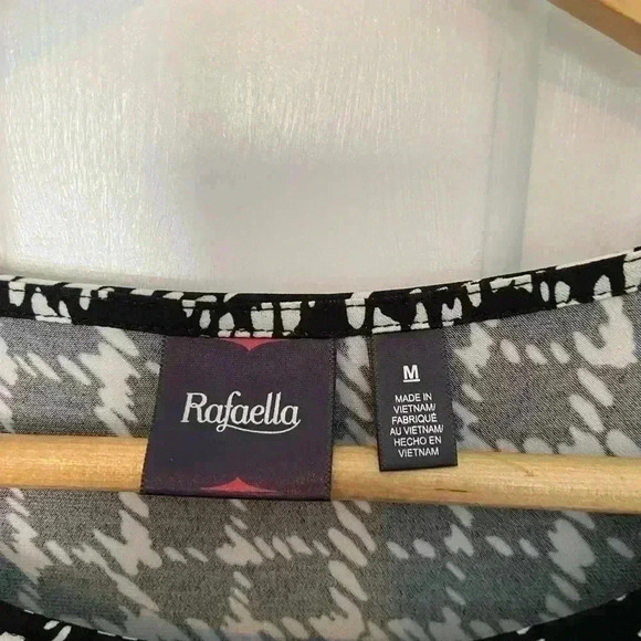 Rafaela black & white printed blouse size Medium - Picture 4 of 5